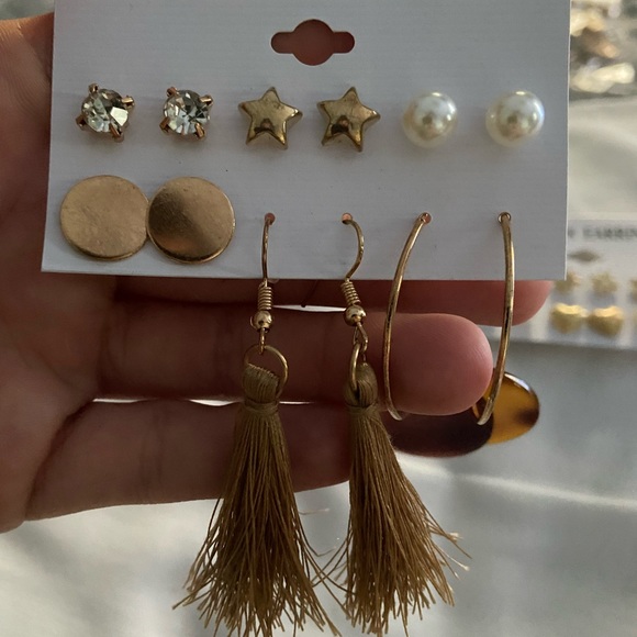 6 pairs of fashion earrings - Picture 2 of 3